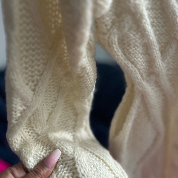 JLUXLABEL Cream V-Neck Cable Knit Sweater - Picture 9 of 11